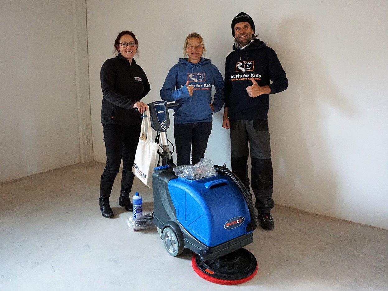 Zaměstnanci TOPREGAL a Artist for Kids