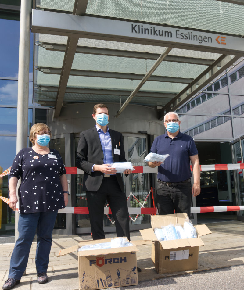 Klinika-Esslingen s obličejovými maskami